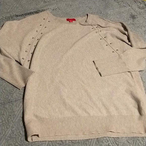 Jennifer Lopez Sweaters - Jennifer Lopez split shoulder sweater